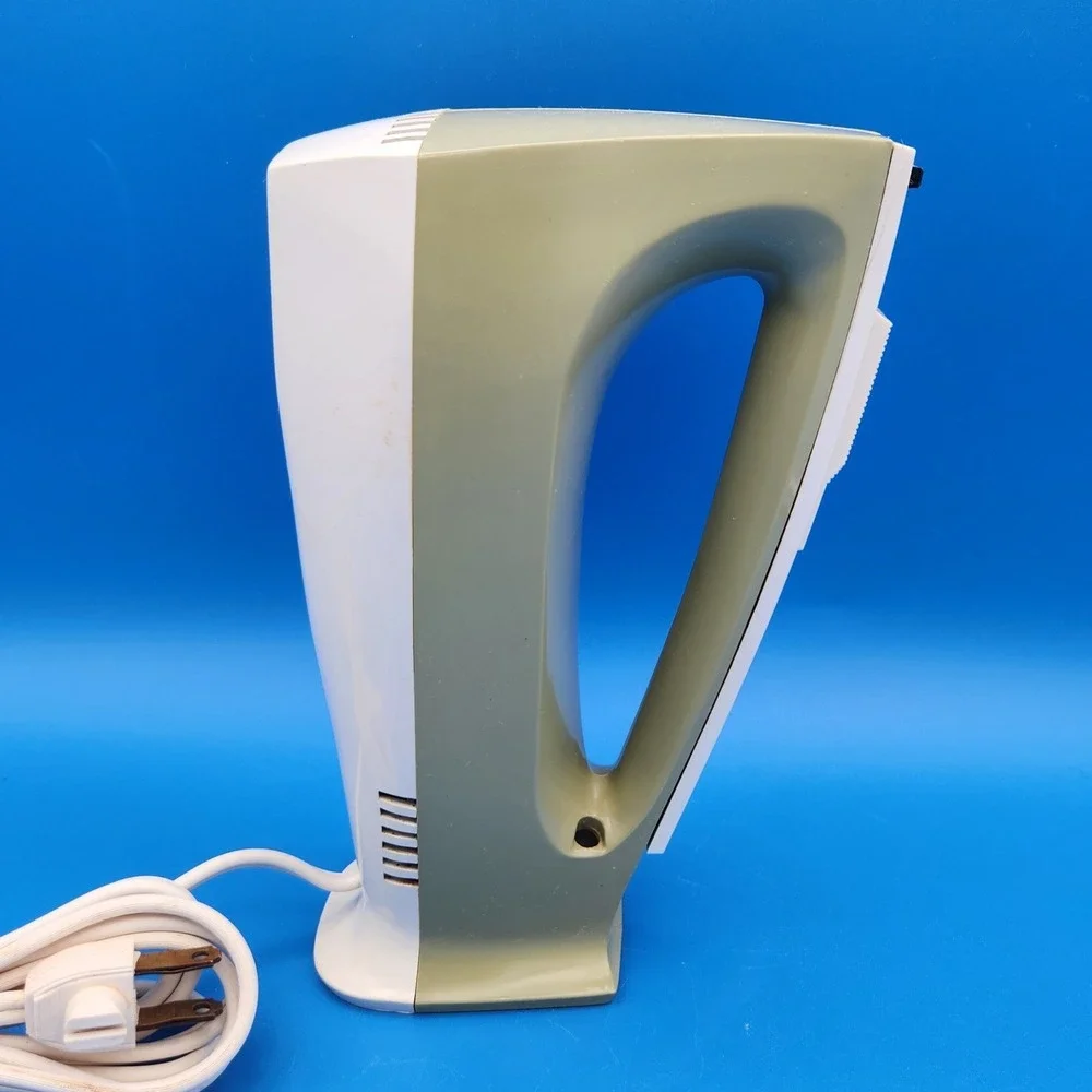 Vintage Rival Mix-O-Matic Hand Mixer Avocado Green Model 436B 3-Speed